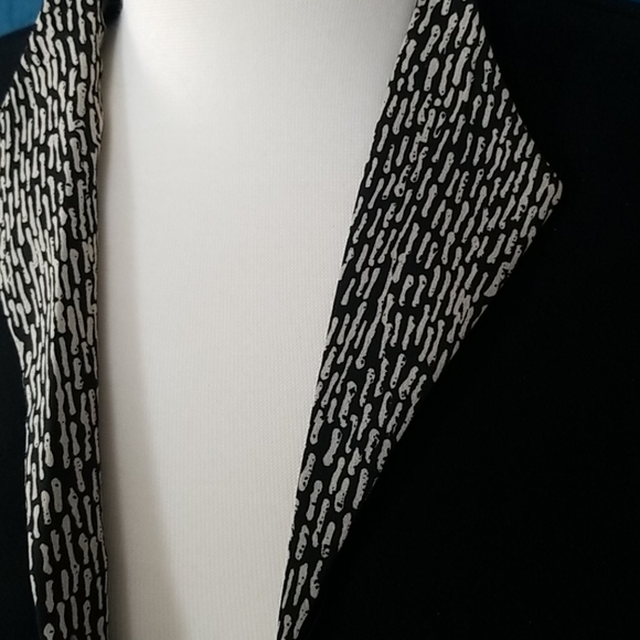 Cute blazer - Picture 2 of 4